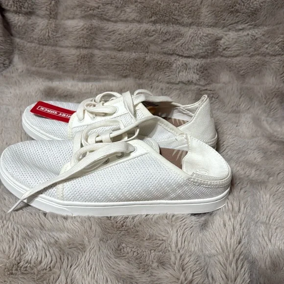 OluKai Women's Pehuea Li Casual Sneakers - Picture 5 of 5